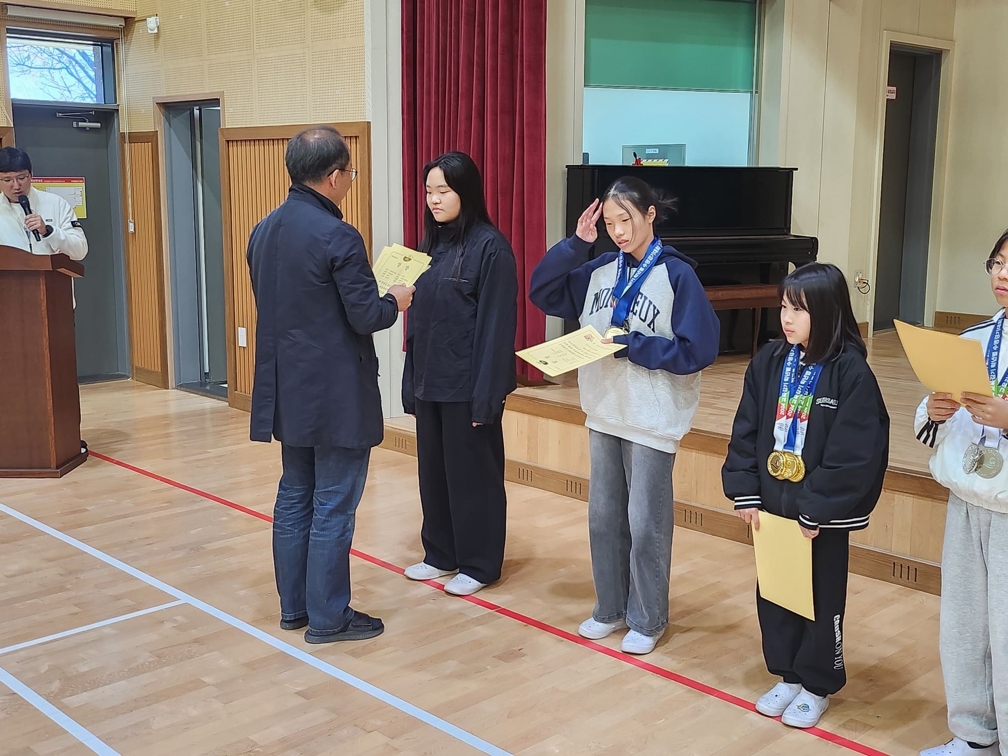 교육감기학년별 수영대회 상장 및 메달수여(11.8.) 사진